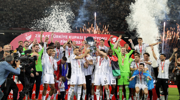 "Ludnica" u finalu Kupa Turske VIDEO