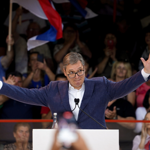 Vučić poslao jasnu poruku: Srbija je naš zavet, Srbija je naša zakletva VIDEO
