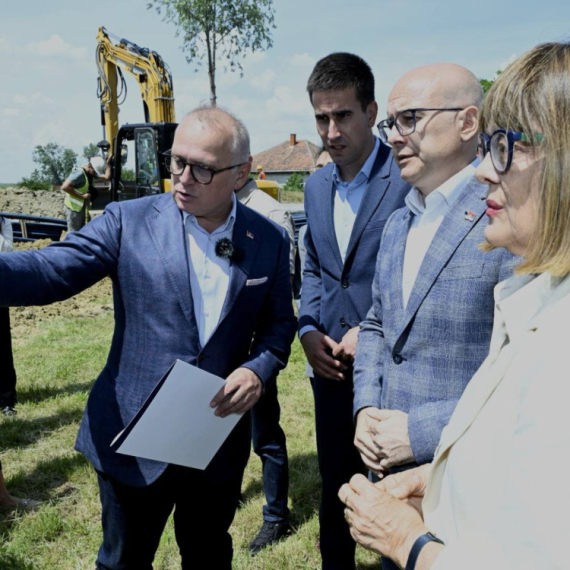 Rešava se decenijski problem: Vučević i Vesić obišli radove FOTO