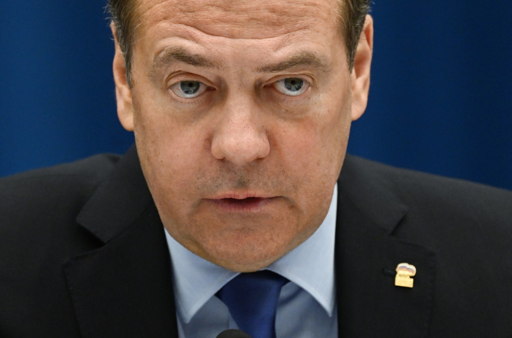 "Sahrana demokratije" – Medvedev "osuo paljbu"