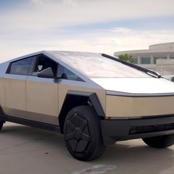 Tesla "ubio" najjeftiniji Cybertruck – nikome neće nedostajati