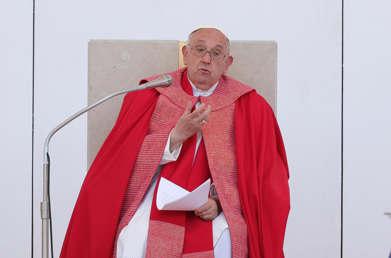 Papa uputio izvinjenje nakon uvrede na račun homoseksualaca