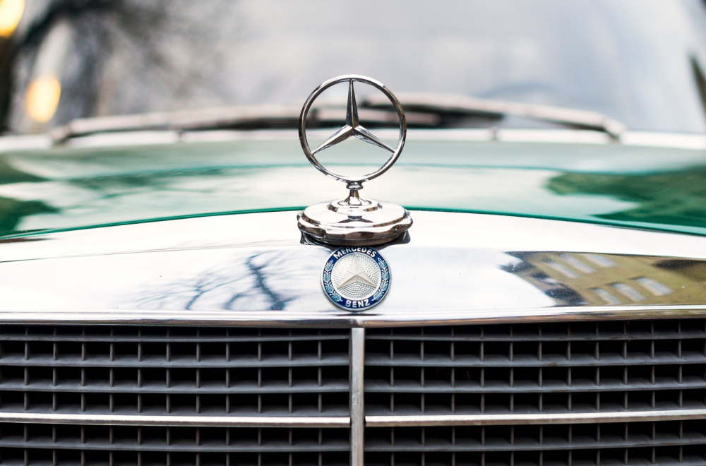 Isklesali Mercedes u kamenu – tvrde da nije spomenik automobilu  VIDEO