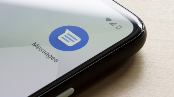 Google Messages dobija deljenje lokacije uživo: Nova funkcija stiže u poruke
