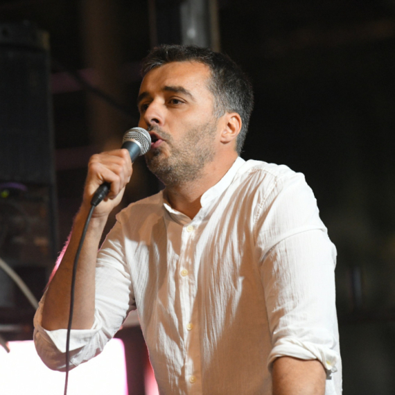 Savo Manojlović išarao ceo park kod Hrama Svetog Save FOTO