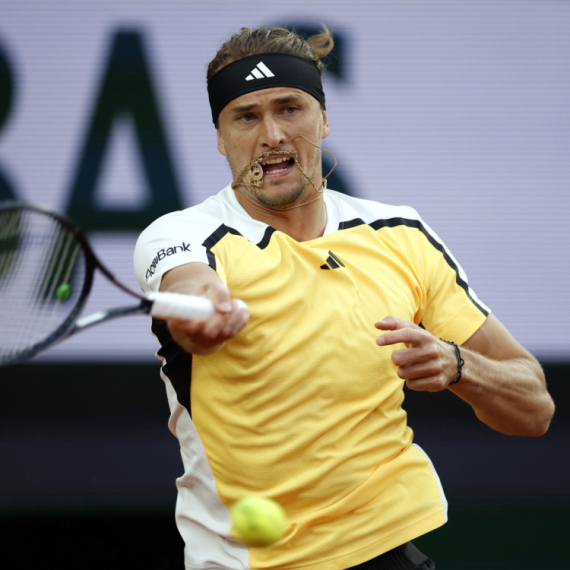 Zverev dominantno do polufinala RG