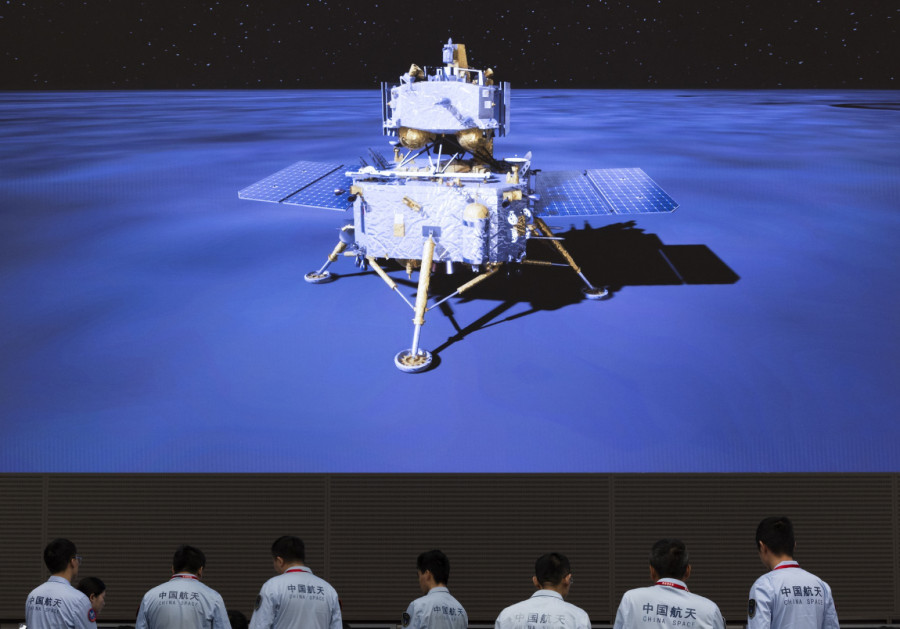 The mission to land on the moon starts: The trip will last 45 days