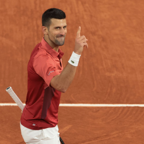 Novak odradio zagrevanje FOTO