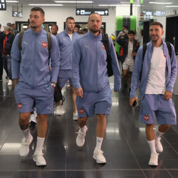 Reprezentacija Srbije doputovala u Beč VIDEO