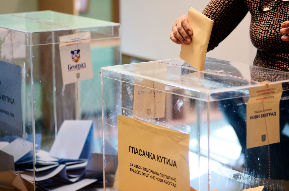 Izbori u Srbiji 25. oktobra; Vučić: "Sutra tačno u 12.00 sati saopštavam dve odluke"