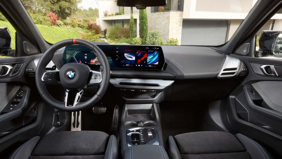 Skoro pa nov model: BMW predstavio restilizovanu Seriju 1, poznata i cena FOTO