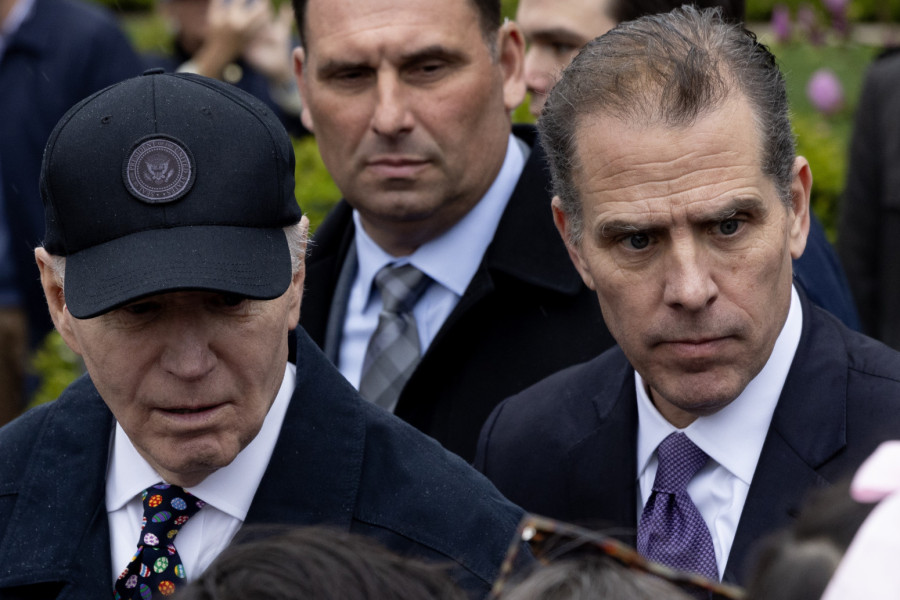 Bajdenov sin oštro: Je... Džordža Klunija
