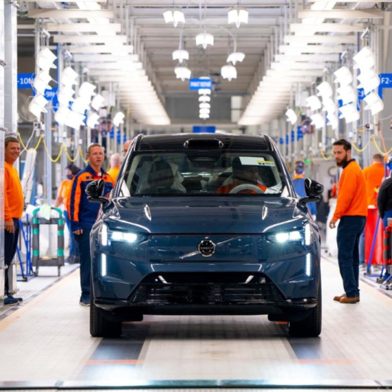 Volvo pisao kupcima: Kad vam isporučimo auto, nećete moći da računate na sve sadržaje