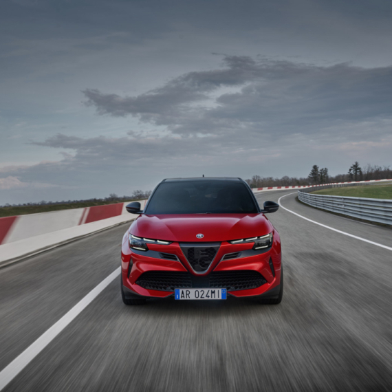 Prvi električni Alfa Romeo: Poznata cena, šta kažete? FOTO