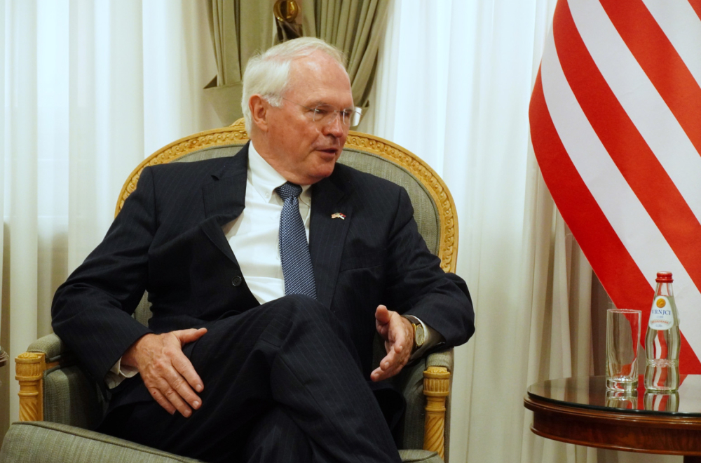Američki ambasador Kristofer Hil pohvalio Srbiju