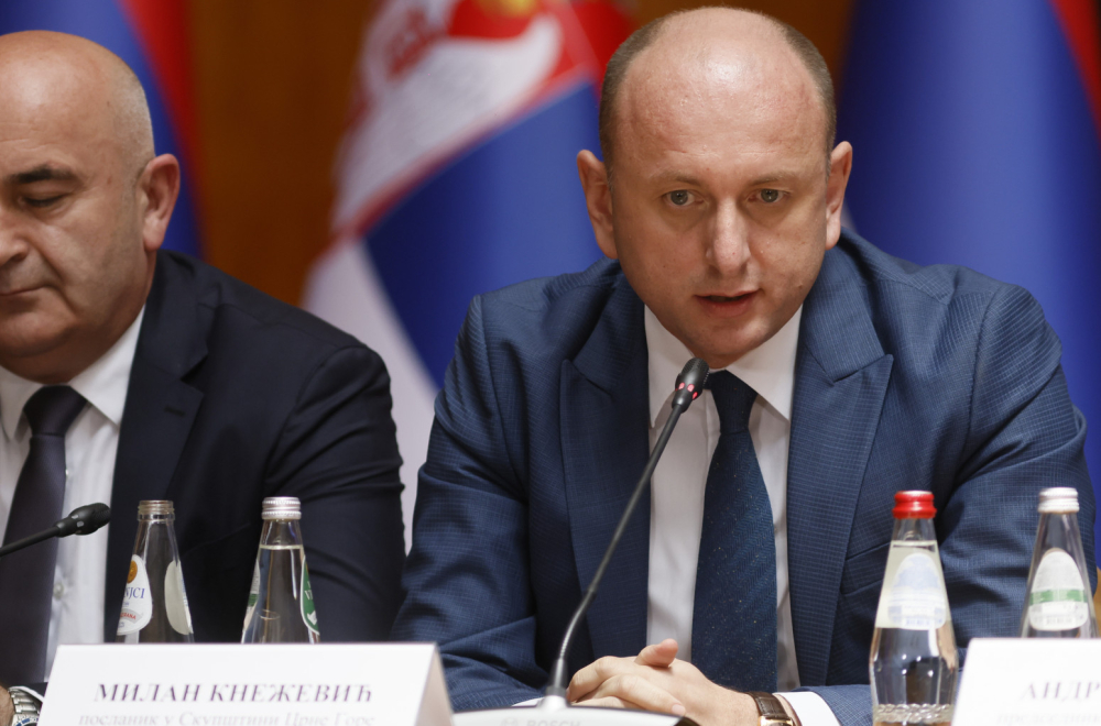 Knežević poručio Ivanoviću: Aleksandar Vučić je dežurni krivac u CG, kriv je i što je more hladno?!