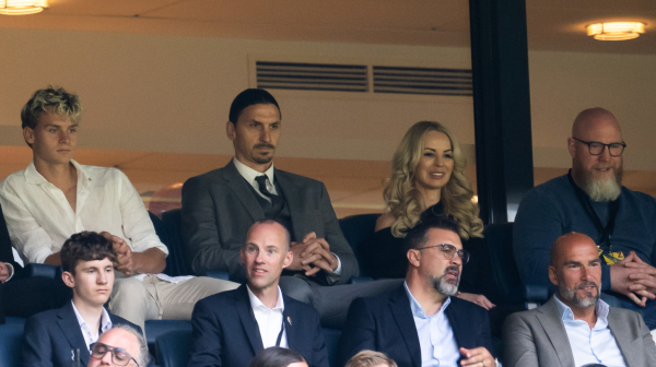 FSS uručio Ibrahimoviću srpsku "desetku" FOTO