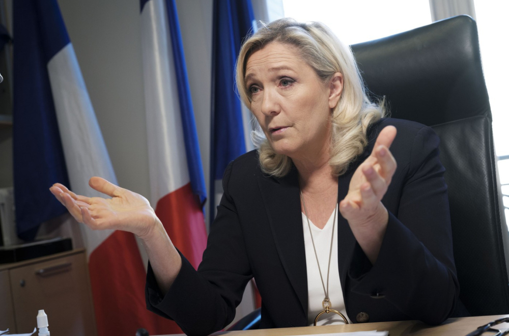 Stranka Marin Le Pen pobedila Makronov "Preporod" na izborima za EU