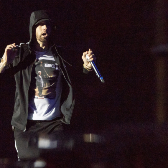 Eminem povratničkim albumom srušio Tejlor Svift sa vrha top lista