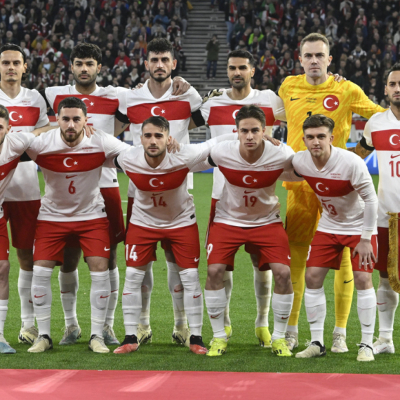 Turska – "Aeroplanino" naučio igrače "da lete"