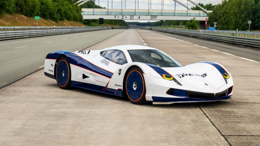 Skloni se, Nevero: Ovo je novi najbrži električni automobil na svetu VIDEO