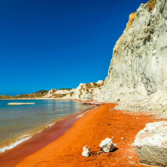 Velika nezgoda na plaži u Grčkoj, opasnost "vreba" sve turiste VIDEO