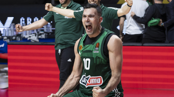 Slukasovih 25 poena za 12 minuta – PAO šampion Grčke!