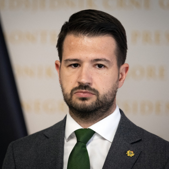 Oglasio je Jakov Milatović: Zaprepašćen sam i potresen; Cetinje zavijeno u crno