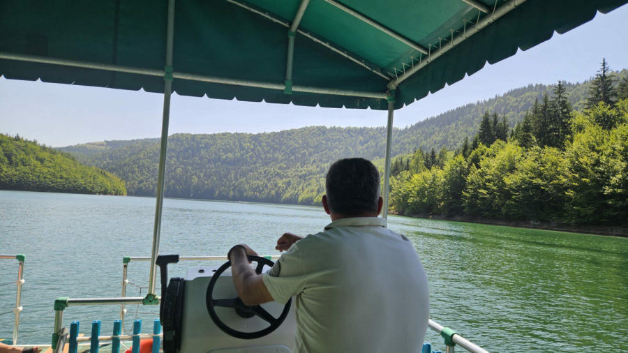 Ovo srpsko jezero je pravi letnji hit: Na hiljade turista iz čitavog sveta ga posećuje FOTO