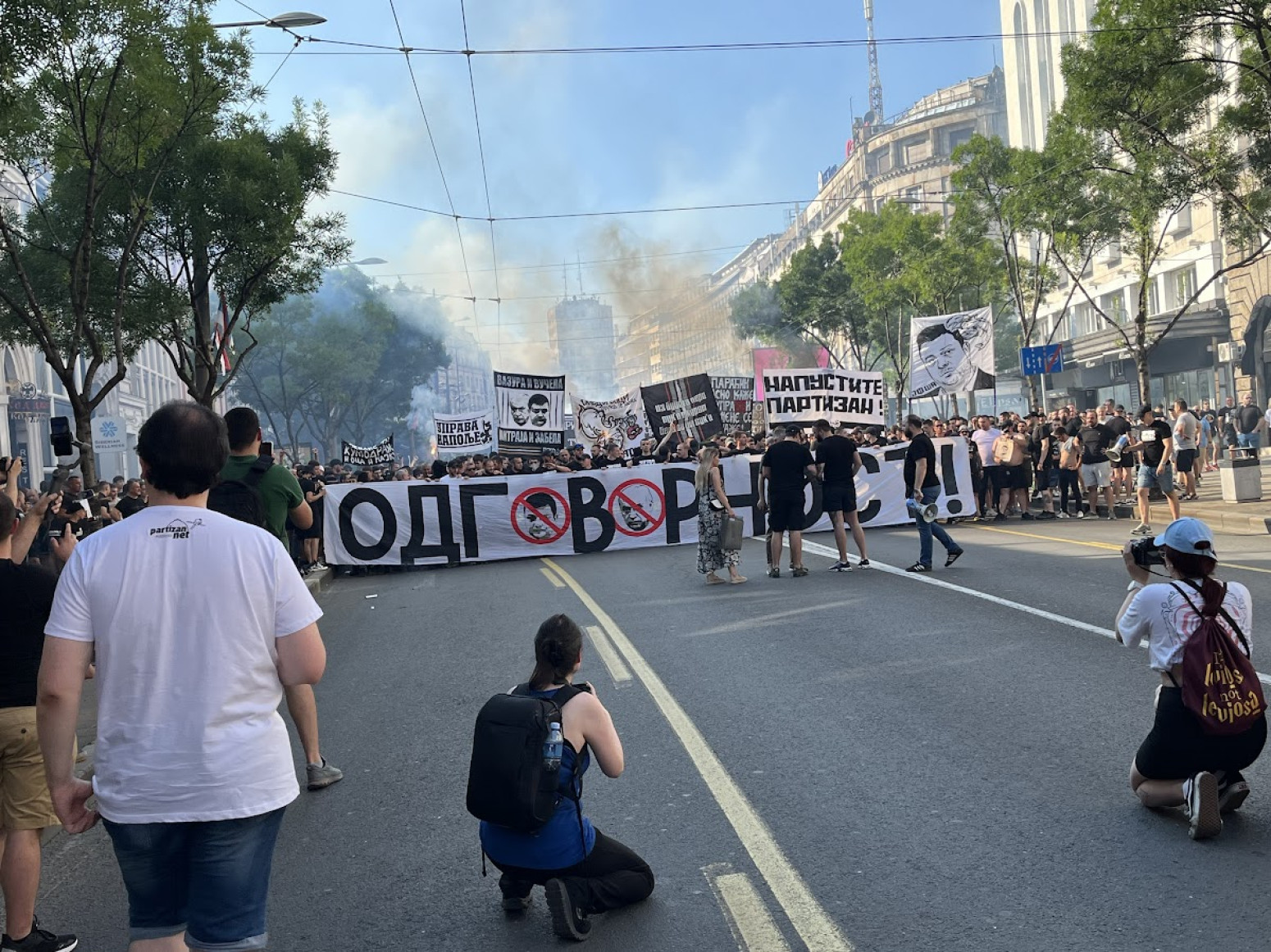 Protestna šetnja grobara – predali Apel za promene u Skupštinu FOTO