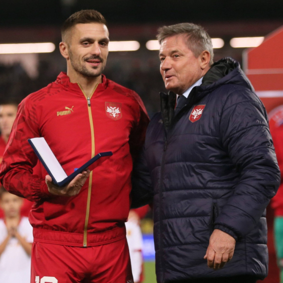Ko je u pravu – Piksi ili Tadić? ANKETA