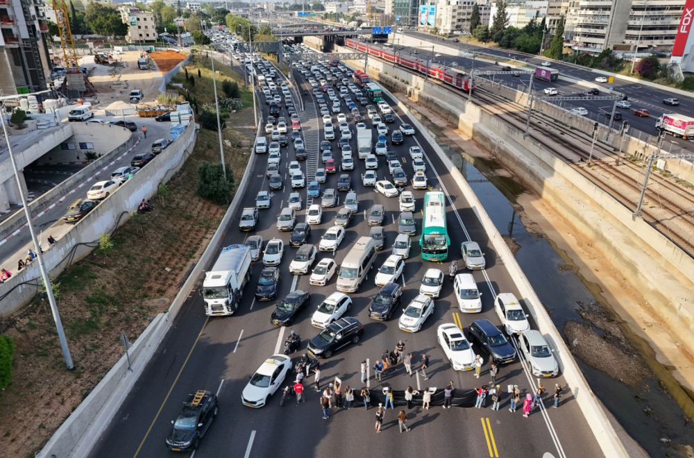 Blokirani auto-putevi: Traže hitan dogovor FOTO