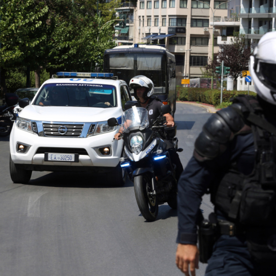 U školama širom Grčke obustavljena nastava; Stigle dojave o bombama