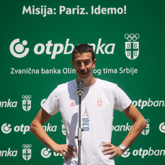 Stojačić: "U Parizu ćemo dati sve od sebe da usrećimo narod u Srbiji"