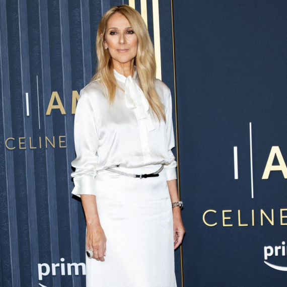 Selin Dion zaplakala na premijeri svog filma