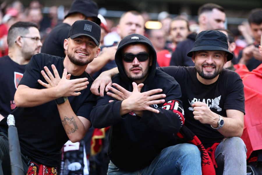 Skandalozne scene na EURO: Albanci opet provociraju  FOTO