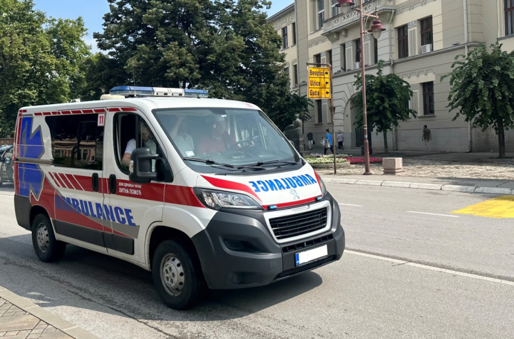 Žestok sudar u Kragujevcu: Tri osobe povređene i hitno prebačene u UKC