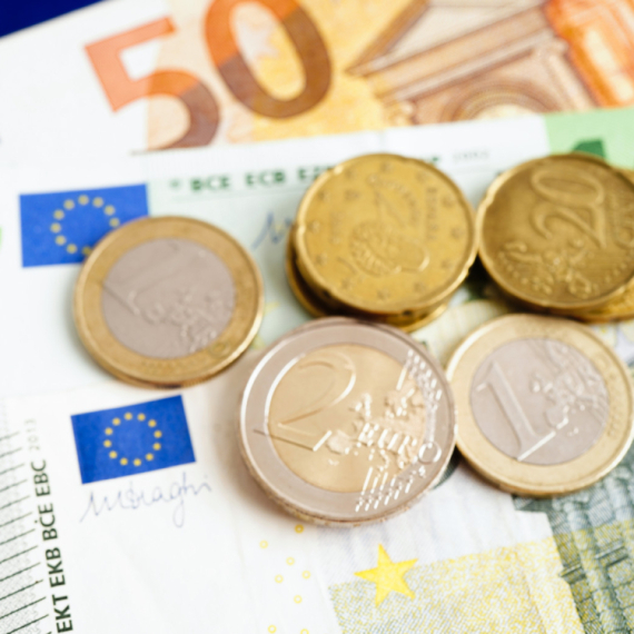 "Od 1. januara evro postaje nacionalna valuta"
