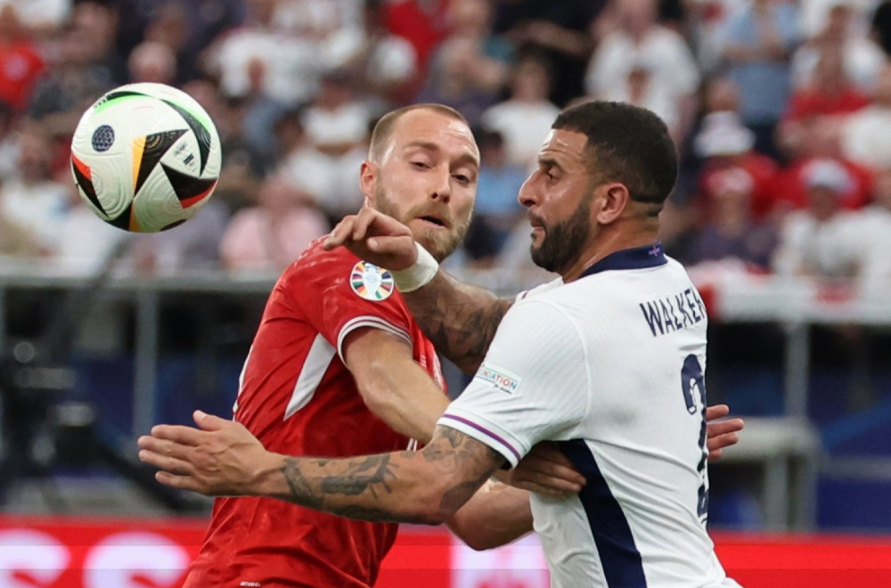 "Potomak Nostradamusa": Englezi "opčinjeni" Milanom Tarotom, a razlog je EURO FOTO