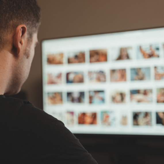 Devojka proživela pakao: Lažni snimci dečije i osvetničke pornografije uzimaju maha VIDEO