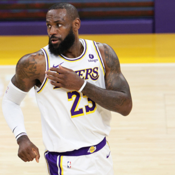 Lebron dovodi sina u Lejkerse?