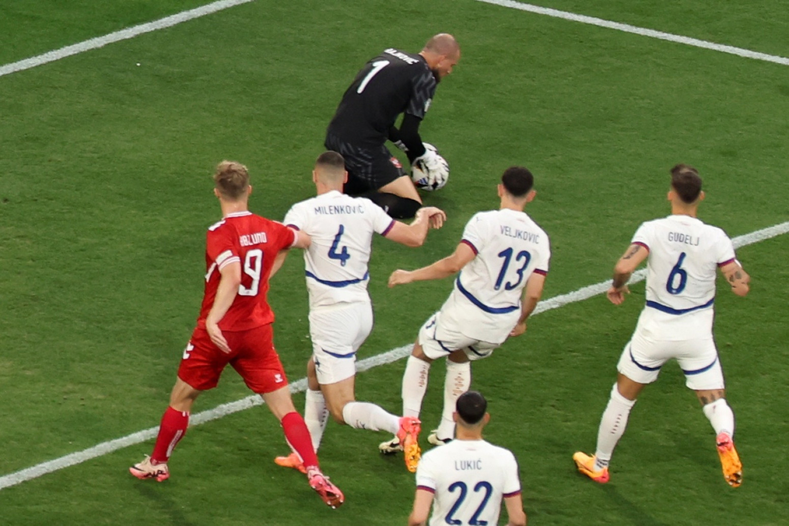 Srbija na skeneru B92.sport: Pavlović je svemoguć, vezu nemamo, a napadači tanki za ovaj nivo