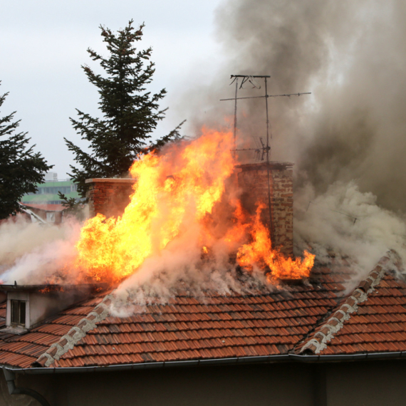 Drama na srpskoj planini: Gori hotel; Hitna evakuacija VIDEO