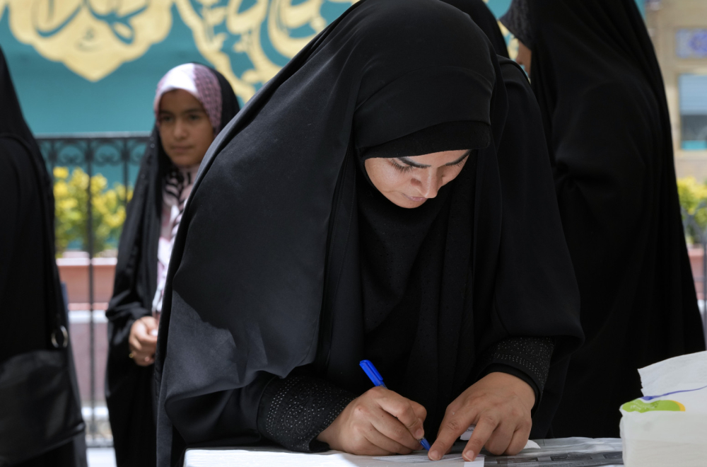 Iran danas bira predsednika: Odluka o novom šefu države mesec dana nakon pogibije Raisija