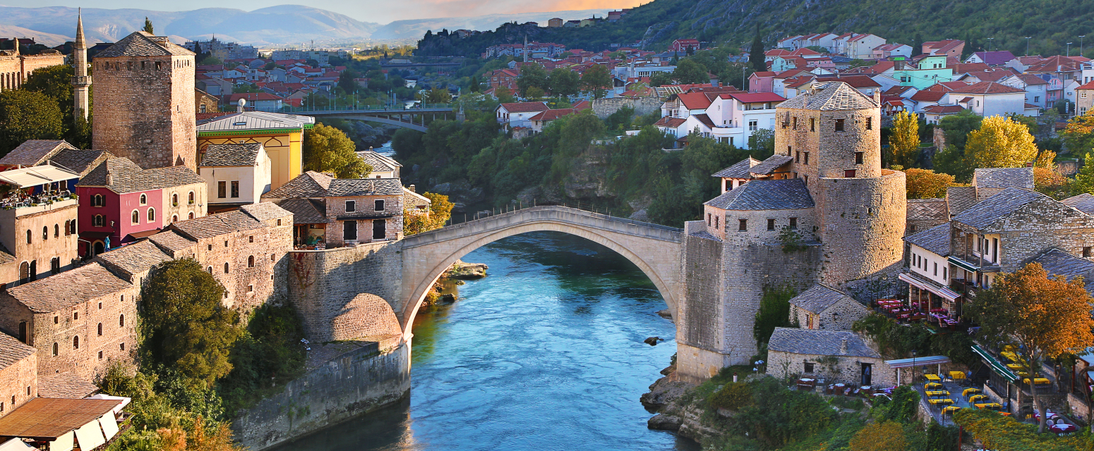 Haos u Mostaru: Turista skočio sa Starog mosta, lokalci ga pretukli VIDEO