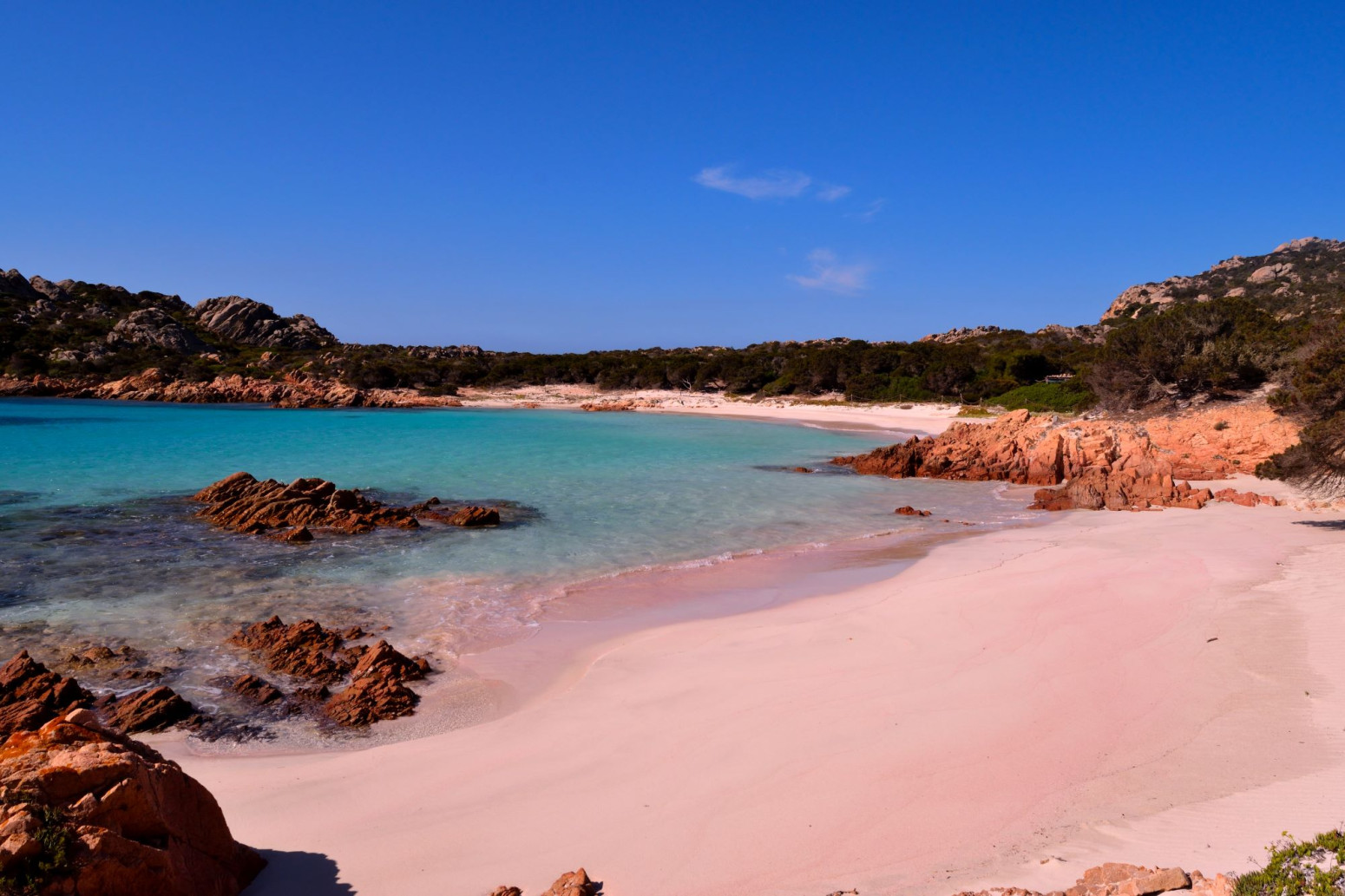Zabranjena roze plaža na kojoj vas čeka Robinzon Kruso FOTO