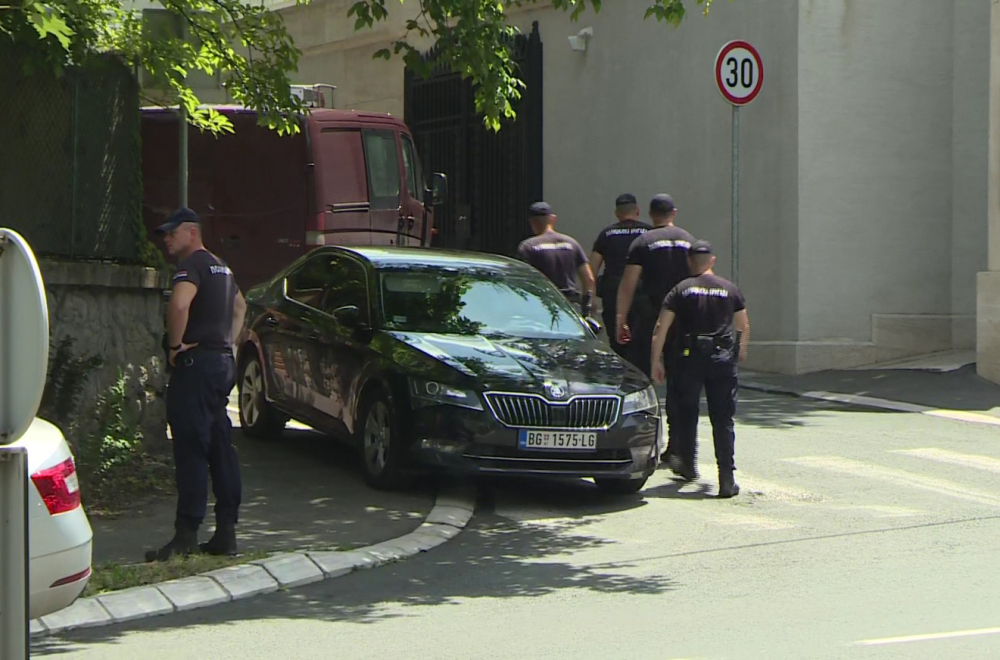 Ovo je samostrel kojim je pucano na žandarma FOTO