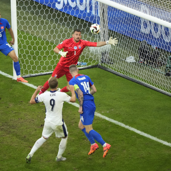 Belingem i Kejn spasili Englesku – Slovačka skupo "prodala kožu"