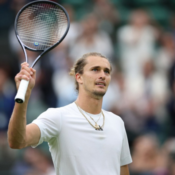 Zverev siguran, Hurkač morao da "okreće"