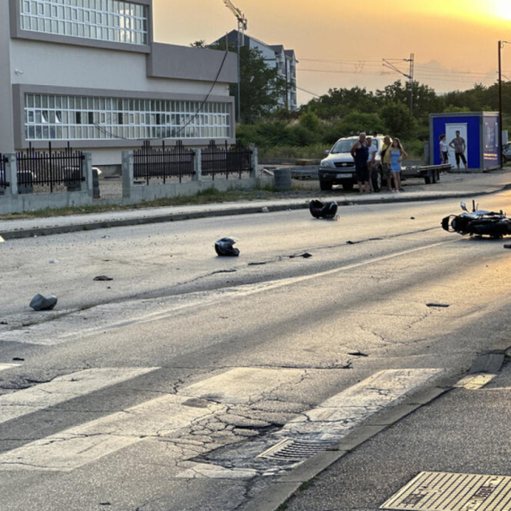 "Toliko je puklo da smo mislili da se srušio avion": Poznato stanje devojke povređene u udesu